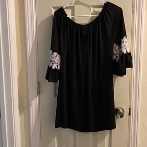 Win Win Ruffle sleeve tunic